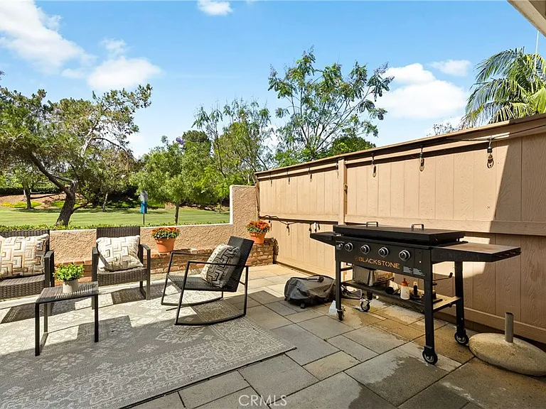 18 Meadowood — Photo 48