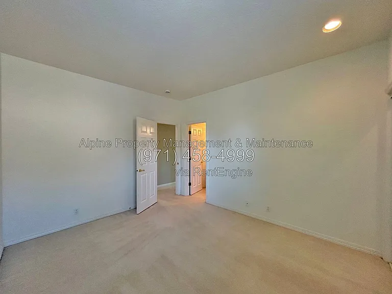 820 NW Pebble Beach Way — Photo 33