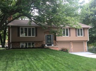 922 S 216th St, Elkhorn, NE 68022