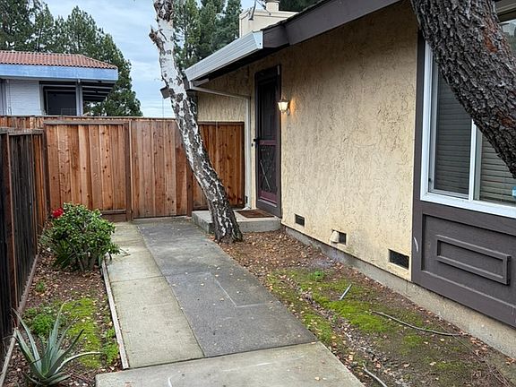 4th image of 10352 Terry Way #10352