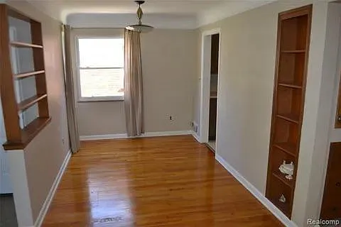 3 bed, 1795 sqft, $1,850 — Photo 3