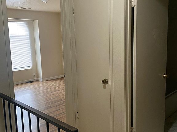 4th image of 1108 Pioneer Ave #12