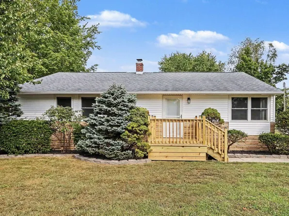 112 Shamrock St, Walkerton, IN 46574