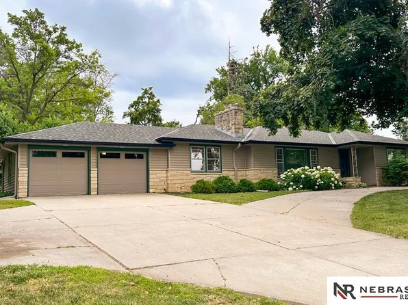 437 S 90th St, Omaha, NE 68114