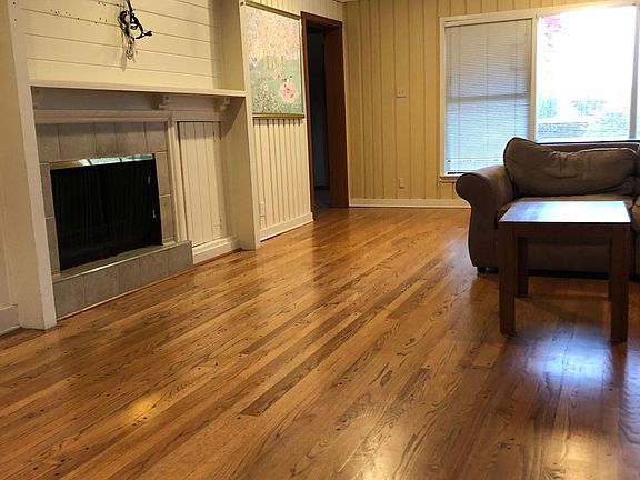 4th image of 520 96th Ave NE