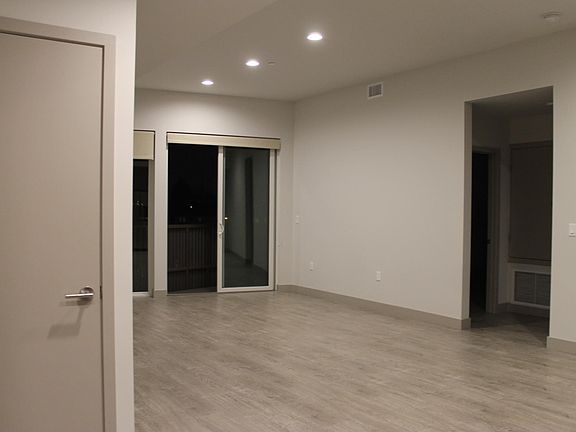 2nd image of 3714 Kelton Ave #402