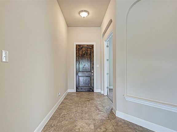 5th image of 600 Rosedale Blvd