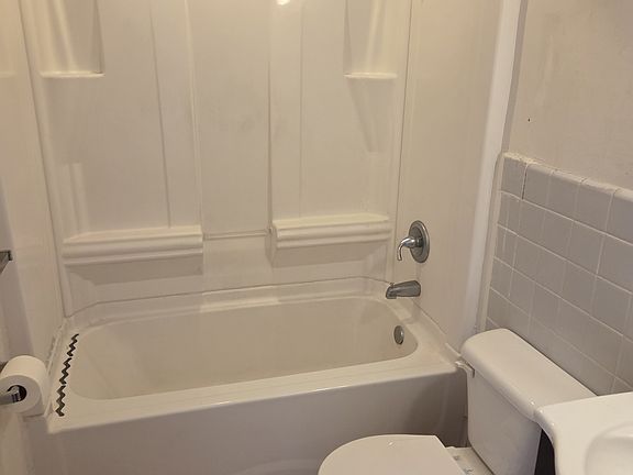 5th image of 574 Harding Rd