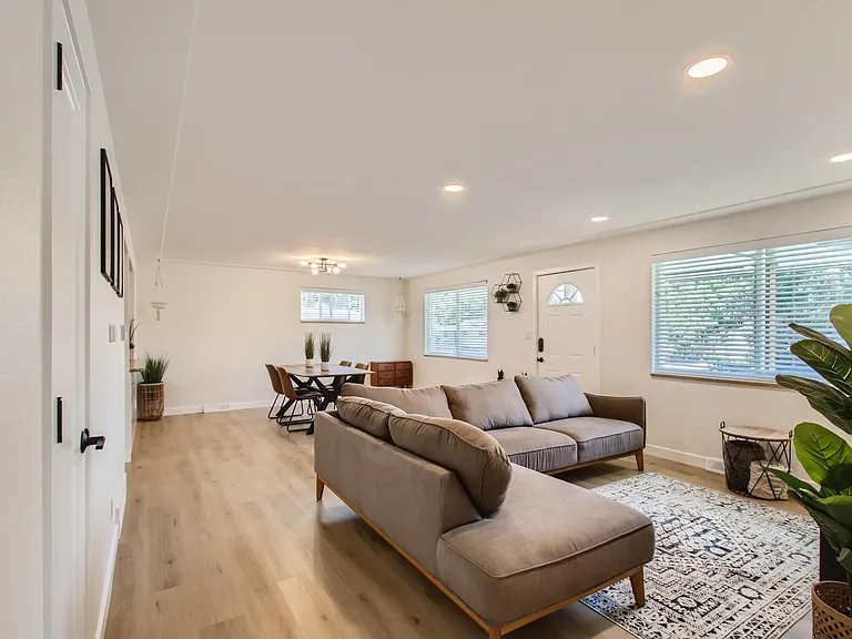 4672 Everett Ct — Photo 9
