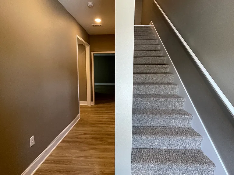 401 & 403 E Center St #401 — Photo 12