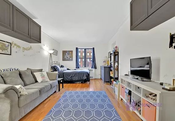2nd image of 25-40 31st Ave APT 2R