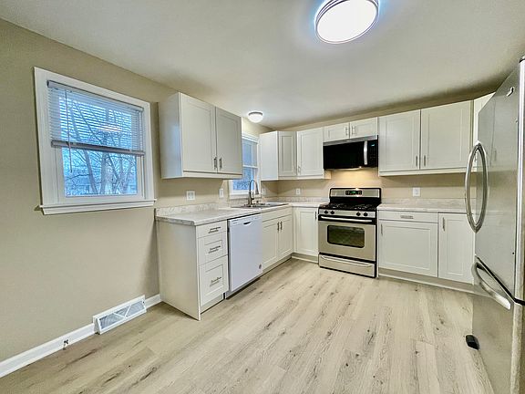 4th image of 533 W Drummond Dr