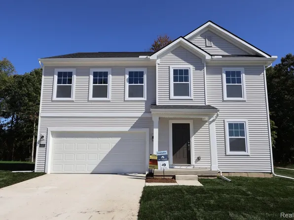 4320 Oak St, Grand Blanc, MI 48439