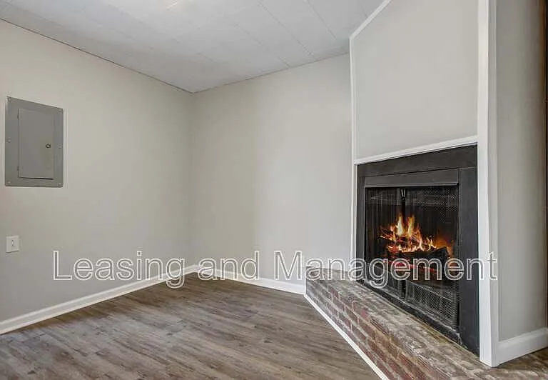 1978 Holliday St — Photo 7