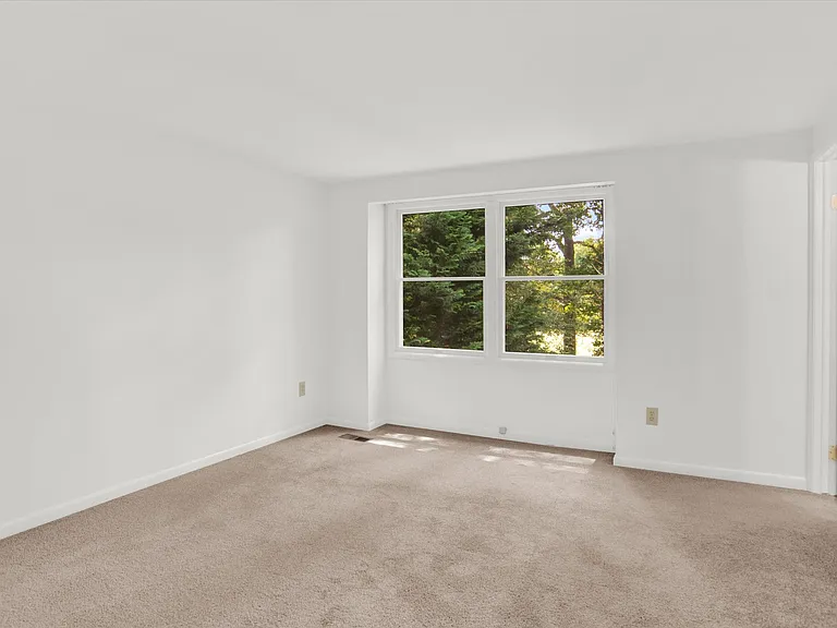 634 Bay Green Dr — Photo 17