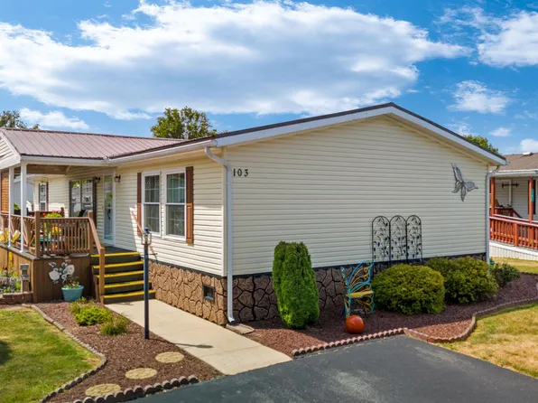 103 Falcon Ct, Lancaster, PA 17603