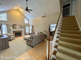 4054 Pine Ln, Green Bay, WI 54313