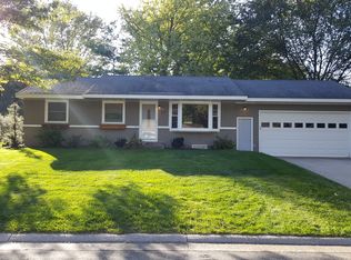 233 Aurora Ln, Circle Pines, MN 55014