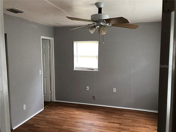 4th image of 333 Pearlwood St