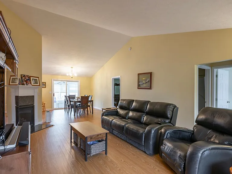 4 Myopia Ln — Photo 4