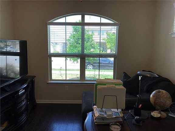 4th image of 16433 Aventura Ave
