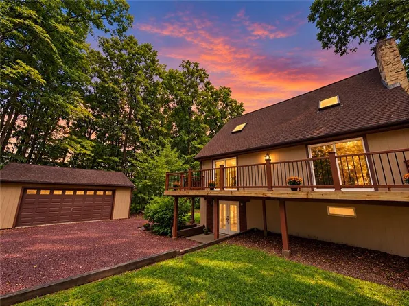 60 Pine Ln, Palmerton, PA 18071
