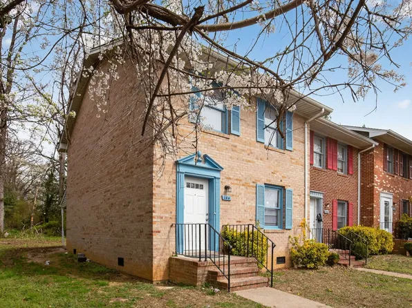 144 Farrell Ln, Fredericksburg, VA 22401