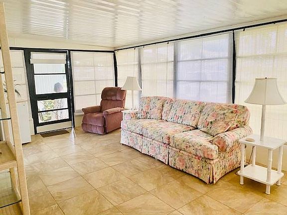 3rd image of 25721 Lilac Ct