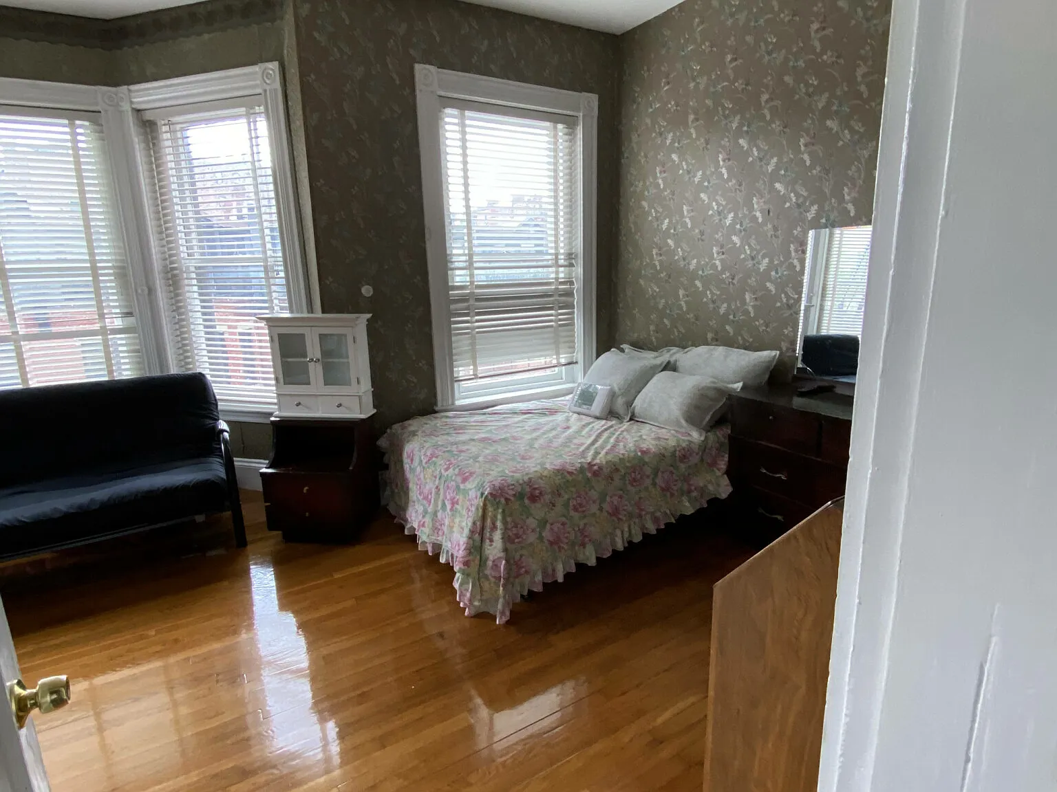 Studio, $1,900 — Photo 2