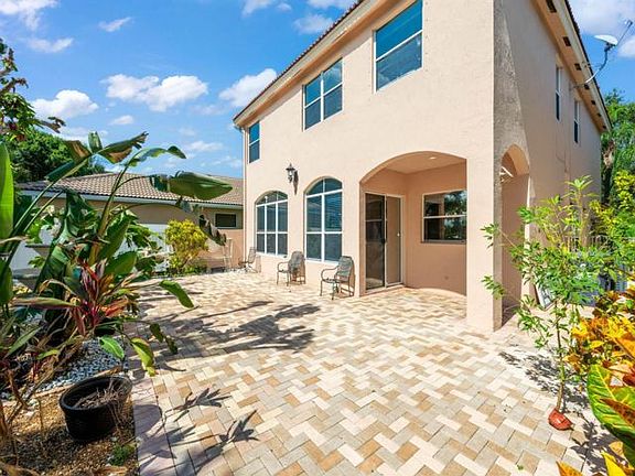 3rd image of 5089 Sancerre Cir