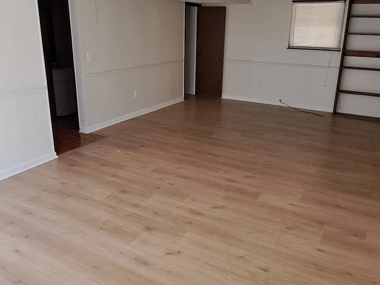 5513 Hadrian Ct — Photo 6