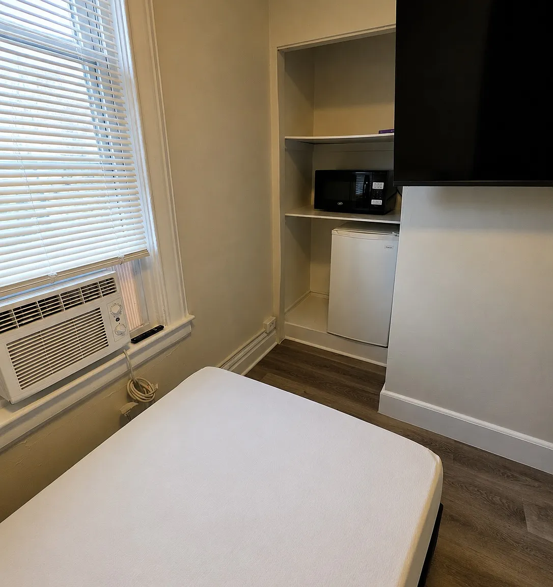 1 bed, $900 — Photo 3