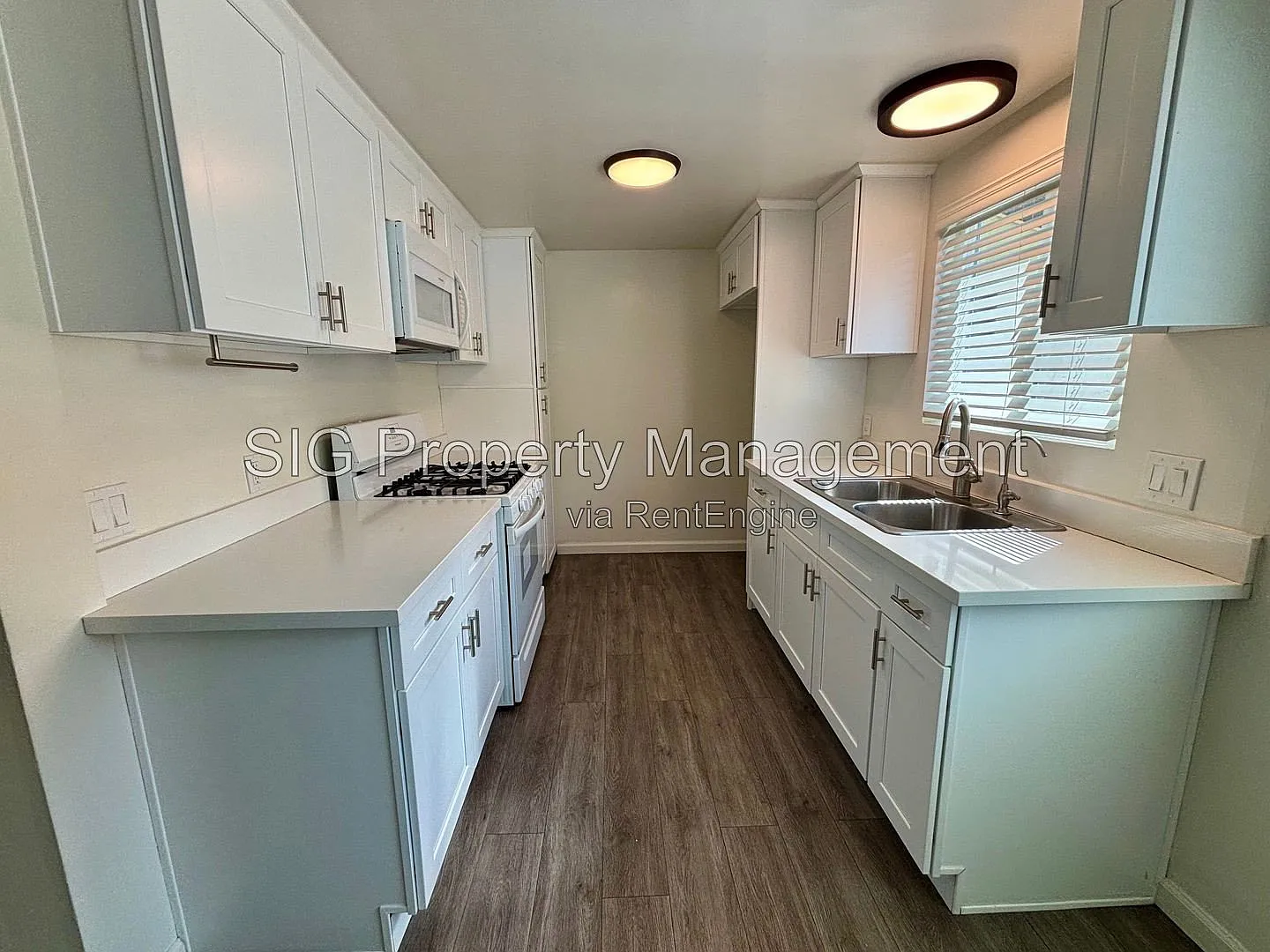 2 bed, 1.0 bath, 934 sqft, $2,450 — Photo 2