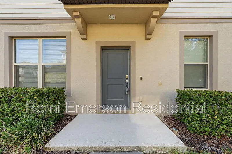 3 bed, 2.5 bath, 1760 sqft, $2,495 — Photo 2