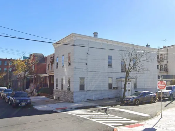 42 E 18th St, Bayonne, NJ 07002
