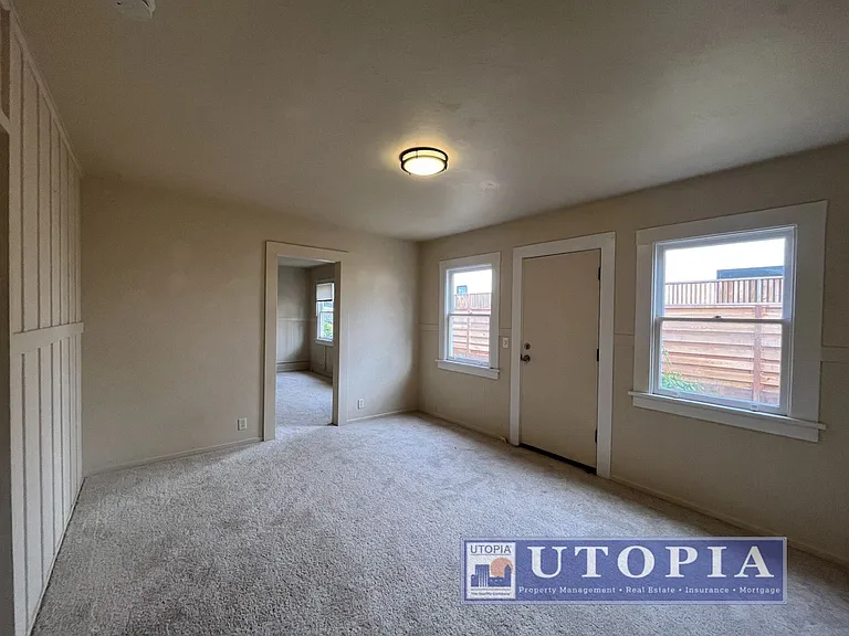 NewB SCZ 204 Hollister — Photo 26