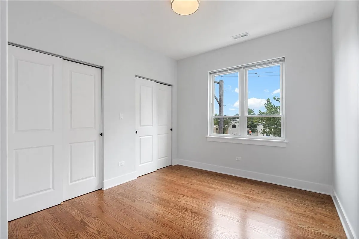 3 bed, 1200 sqft, $2,800 — Photo 4