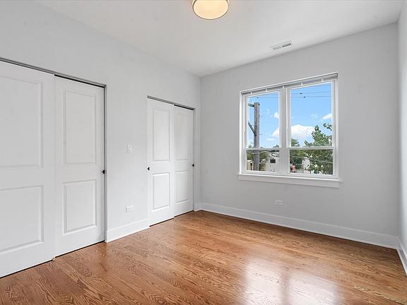 4th image of 2821 W Walnut St #1