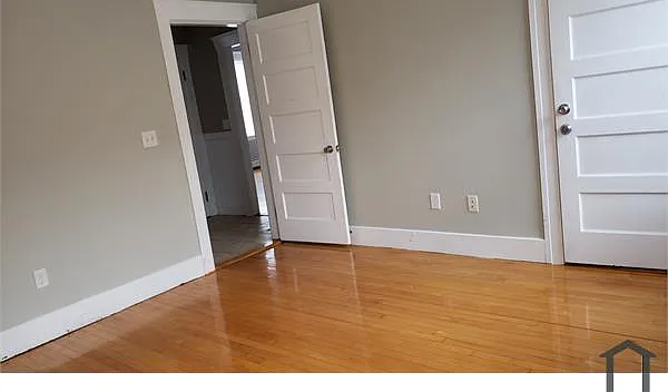24 Suffield St #2 — Photo 2
