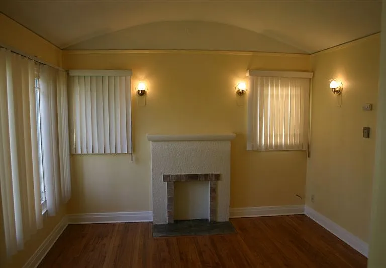 531 S F Street Unit 6 Living Room_05082013