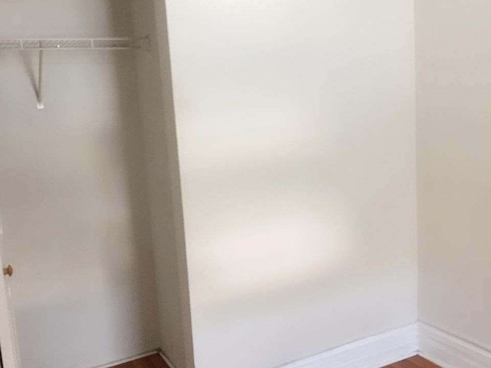 1st bedroom 