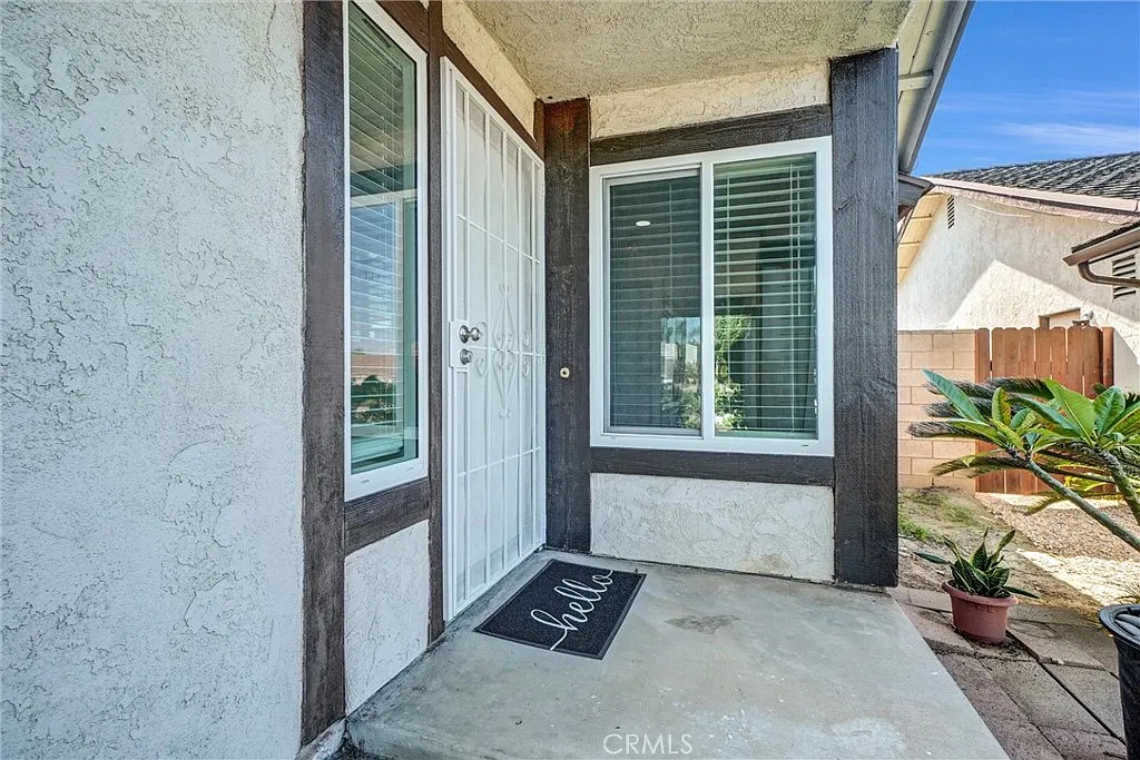 4 bed, 1486 sqft, $4,600 — Photo 3