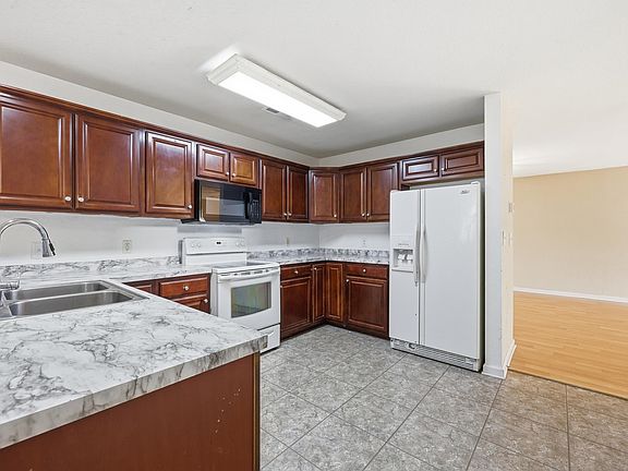 5th image of 4456 W Walkerton Rd.