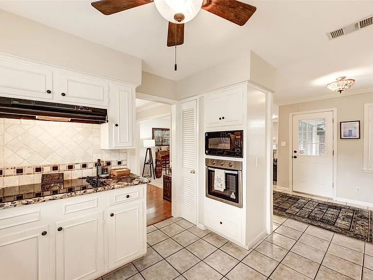 2602 Briarbrook Dr — Photo 12