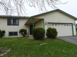 5850 Cedarwood St NE, Prior Lake, MN 55372