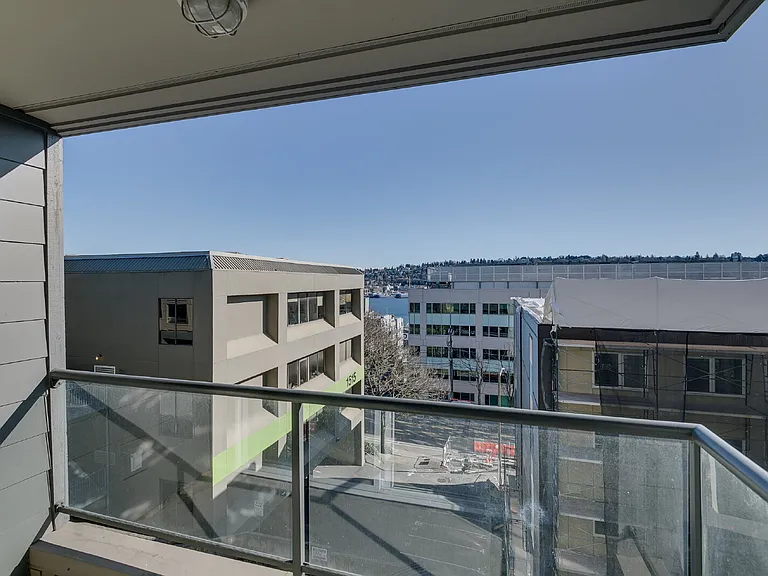 1504 Aurora Ave N #206 — Photo 5