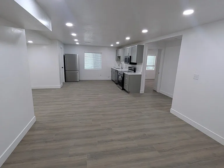 3826 S Woodland Ave #BASEMENT — Photo 4
