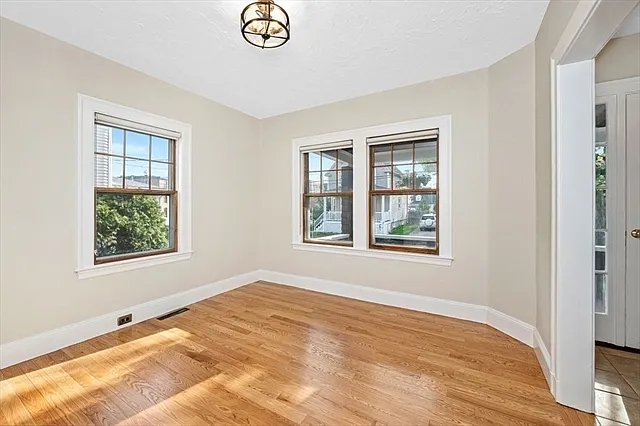 52 Linden St — Photo 13