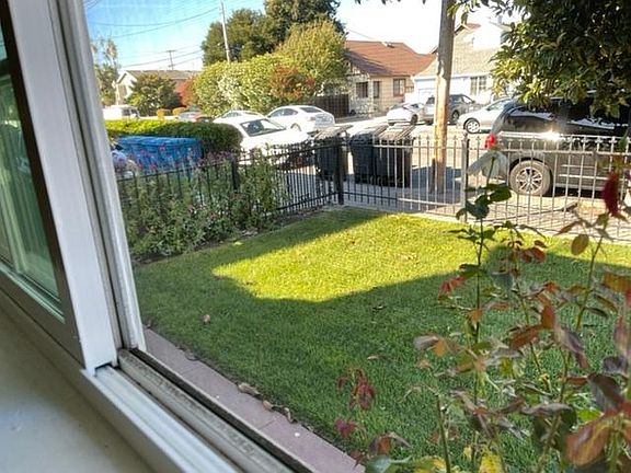 3rd image of 21 N Humboldt St