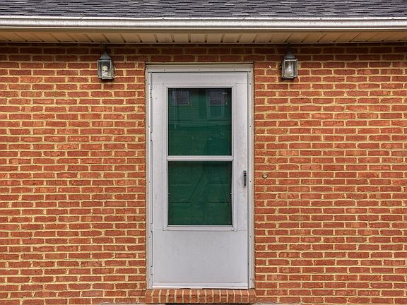 4th image of 12227 College Dr